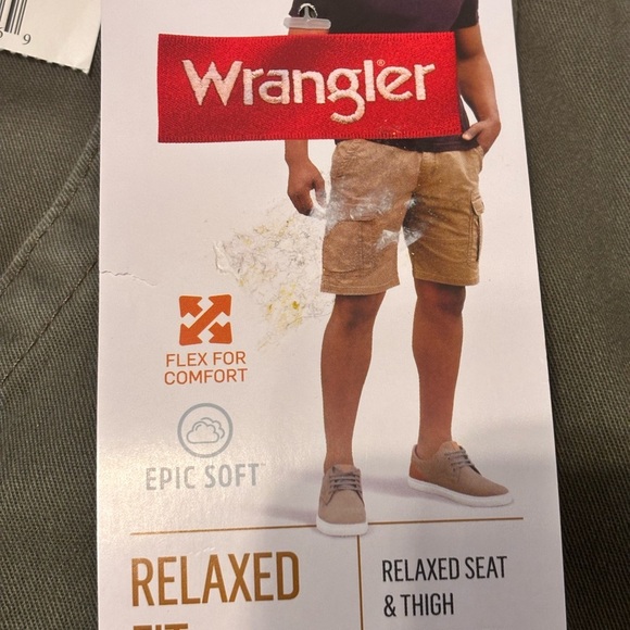 Wrangler Men's Olive Green Cargo Shorts - Picture 7 of 8